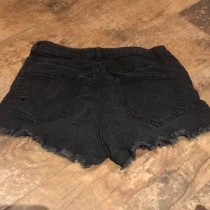 Destructed fashion shorts